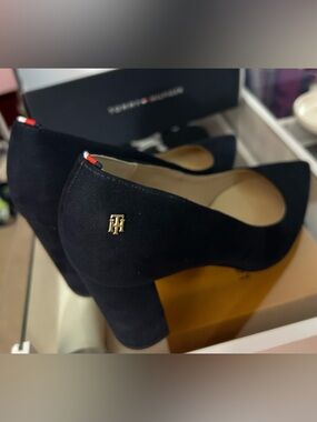 Tommy Hilfiger Abilene Navy Blue Suede Pump